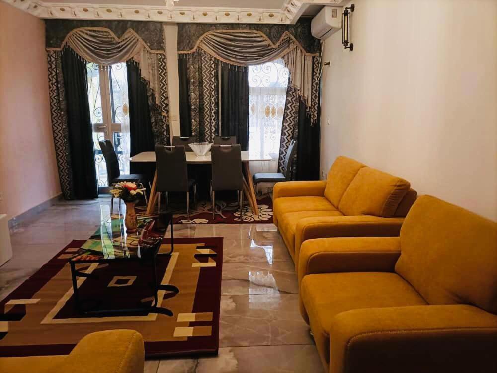 Residence Ambassa Etienne & Therese Яунде Экстерьер фото