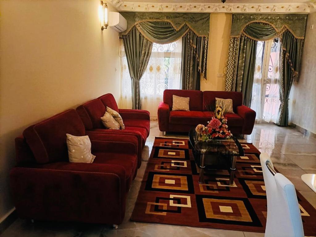 Residence Ambassa Etienne & Therese Яунде Экстерьер фото