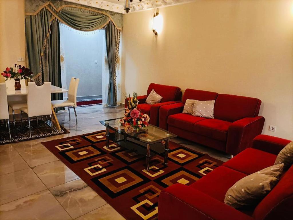 Residence Ambassa Etienne & Therese Яунде Экстерьер фото